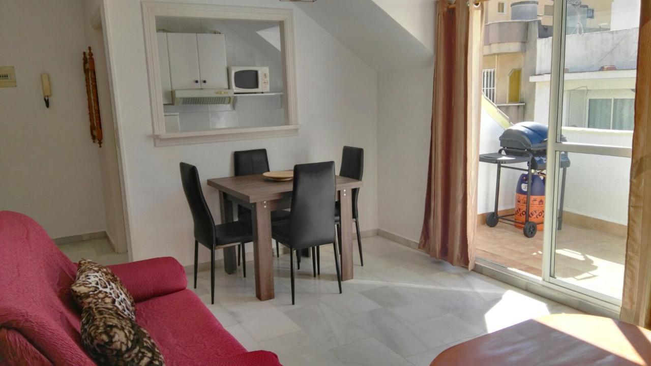 Apartamento Decada Cervantes 19 Фуeнхирола Екстериор снимка